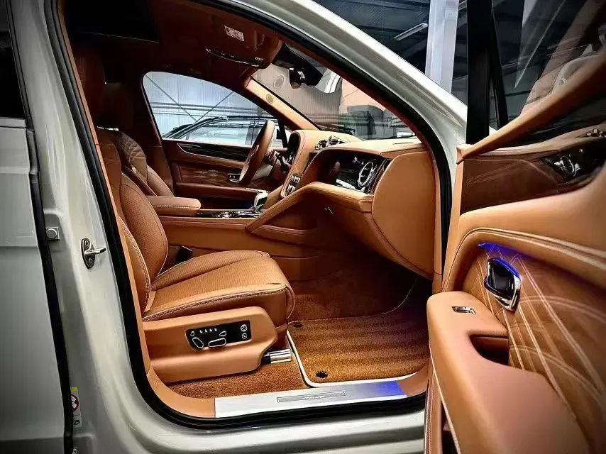 2023 Bentley Bentayga 4.0T 550HP V8 8AT,autocango,china used car exporter,china ev exporter,chinese used car exporter,chinese used ev exporter
