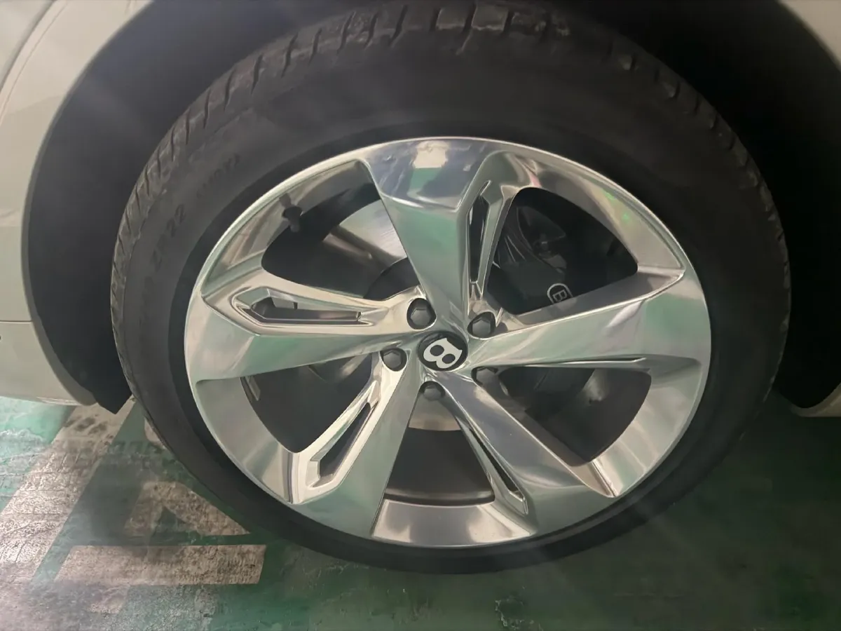 2023 Bentley Bentayga 4.0T 550HP V8 8AT,autocango,china used car exporter,china ev exporter,chinese used car exporter,chinese used ev exporter