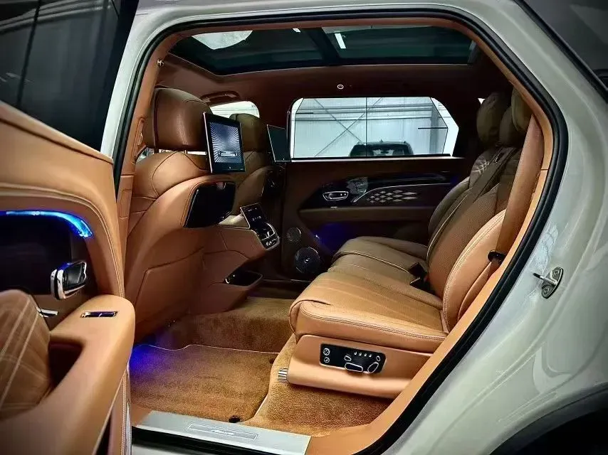 2023 Bentley Bentayga 4.0T 550HP V8 8AT,autocango,china used car exporter,china ev exporter,chinese used car exporter,chinese used ev exporter