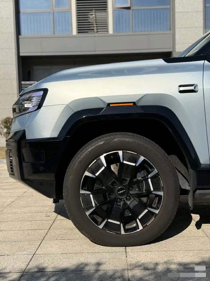 2025 FangChengBao Bao 8 2.0T 245HP L4 E-CVT PHEV 36.8KWH,autocango,china used car exporter,china ev exporter,chinese used car exporter,chinese used ev exporter