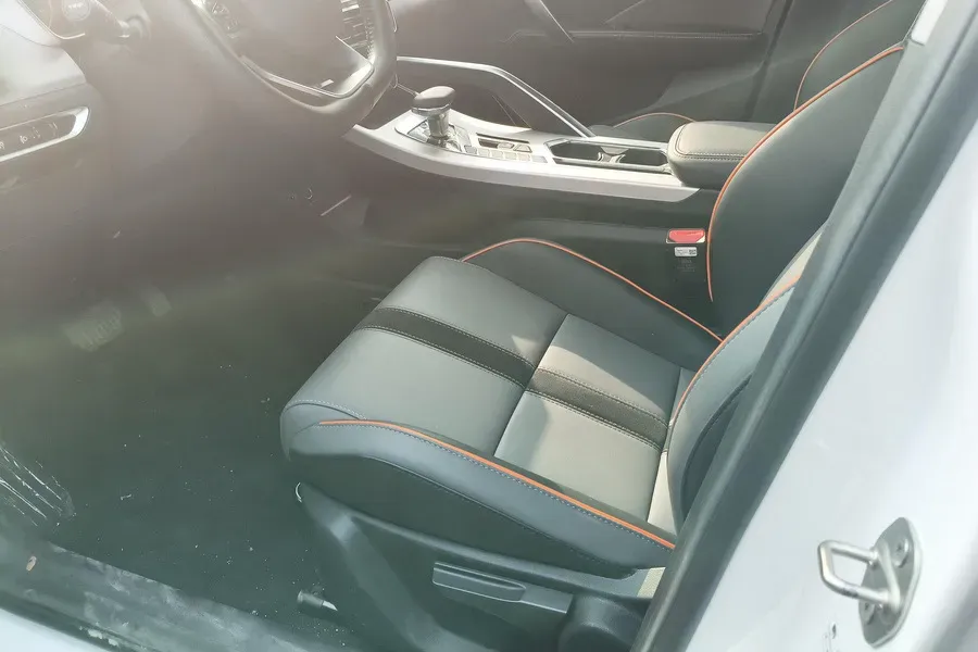 2024 Geely Coolray 1.5T 181HP L4 7DCT,autocango,china used car exporter,china ev exporter,chinese used car exporter,chinese used ev exporter