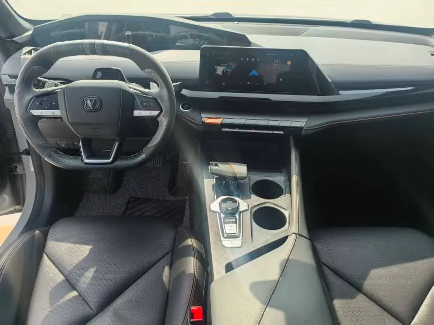 2022 ChangAn UNI-V 1.5T 188HP L4 7DCT,autocango,china used car exporter,china ev exporter,chinese used car exporter,chinese used ev exporter