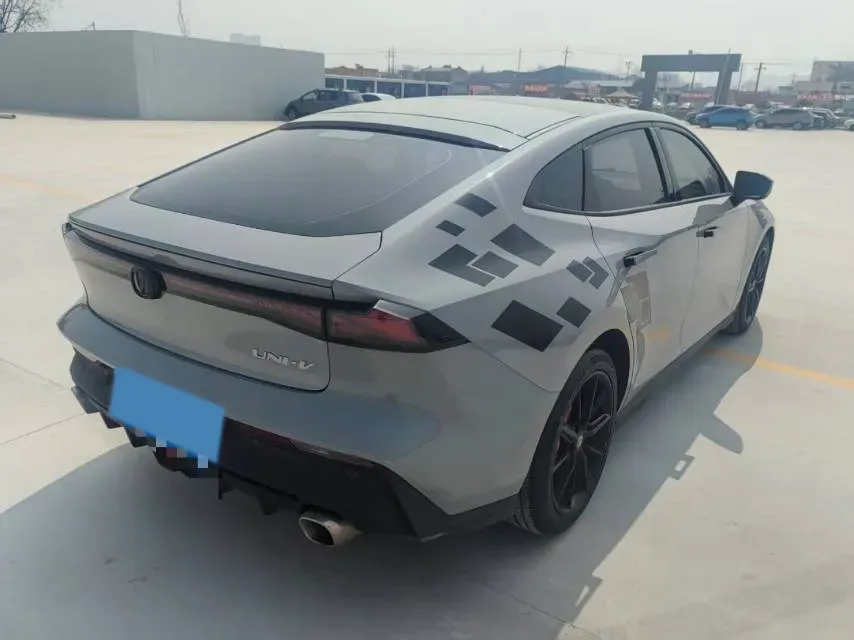 2022 ChangAn UNI-V 1.5T 188HP L4 7DCT,autocango,china used car exporter,china ev exporter,chinese used car exporter,chinese used ev exporter