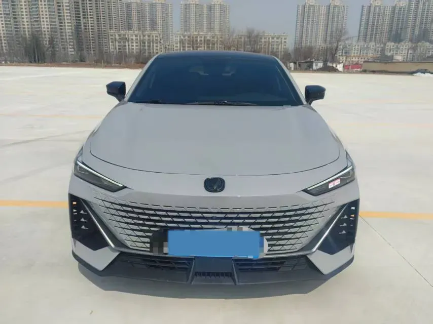 2022 ChangAn UNI-V 1.5T 188HP L4 7DCT,autocango,china used car exporter,china ev exporter,chinese used car exporter,chinese used ev exporter