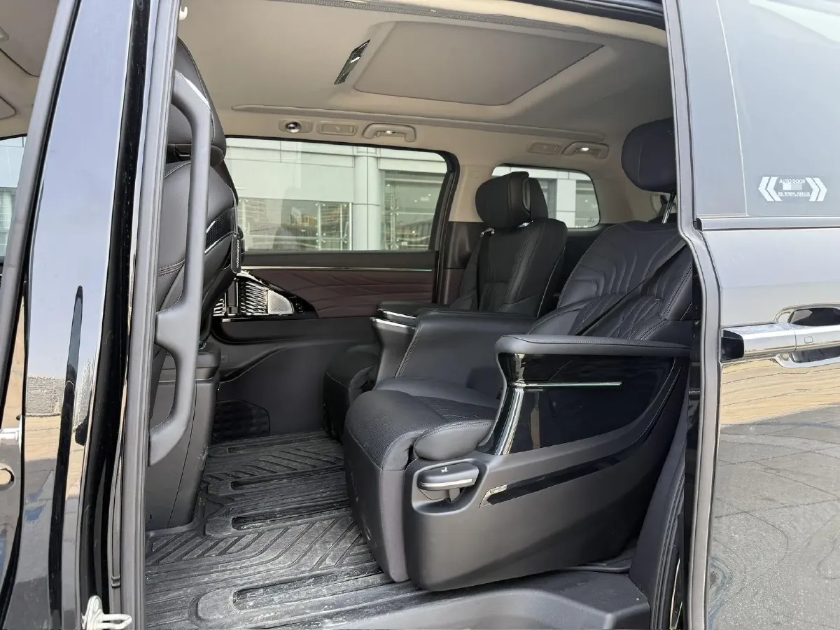 2024 GAC Trumpchi M8 2.0T 252HP L4 8AT,autocango,china used car exporter,china ev exporter,chinese used car exporter,chinese used ev exporter