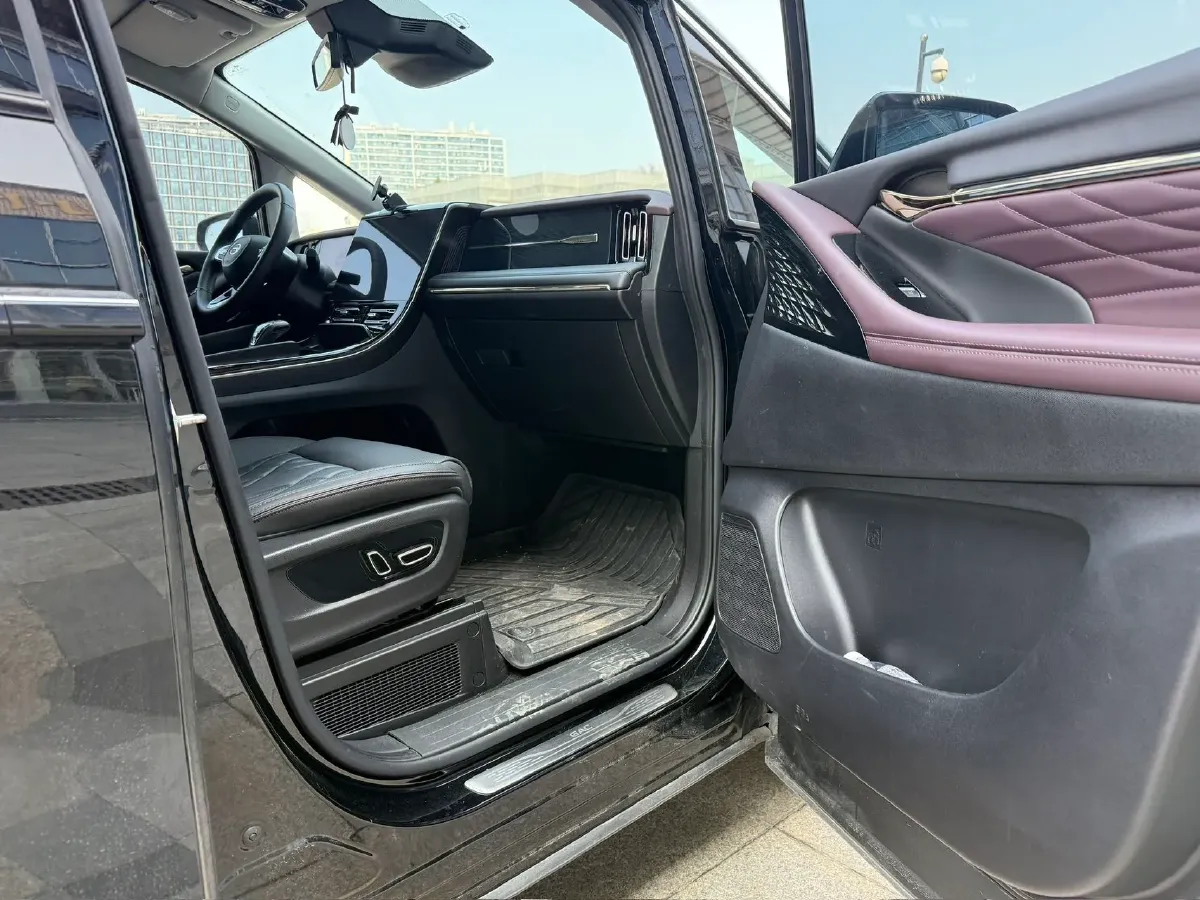 2024 GAC Trumpchi M8 2.0T 252HP L4 8AT,autocango,china used car exporter,china ev exporter,chinese used car exporter,chinese used ev exporter