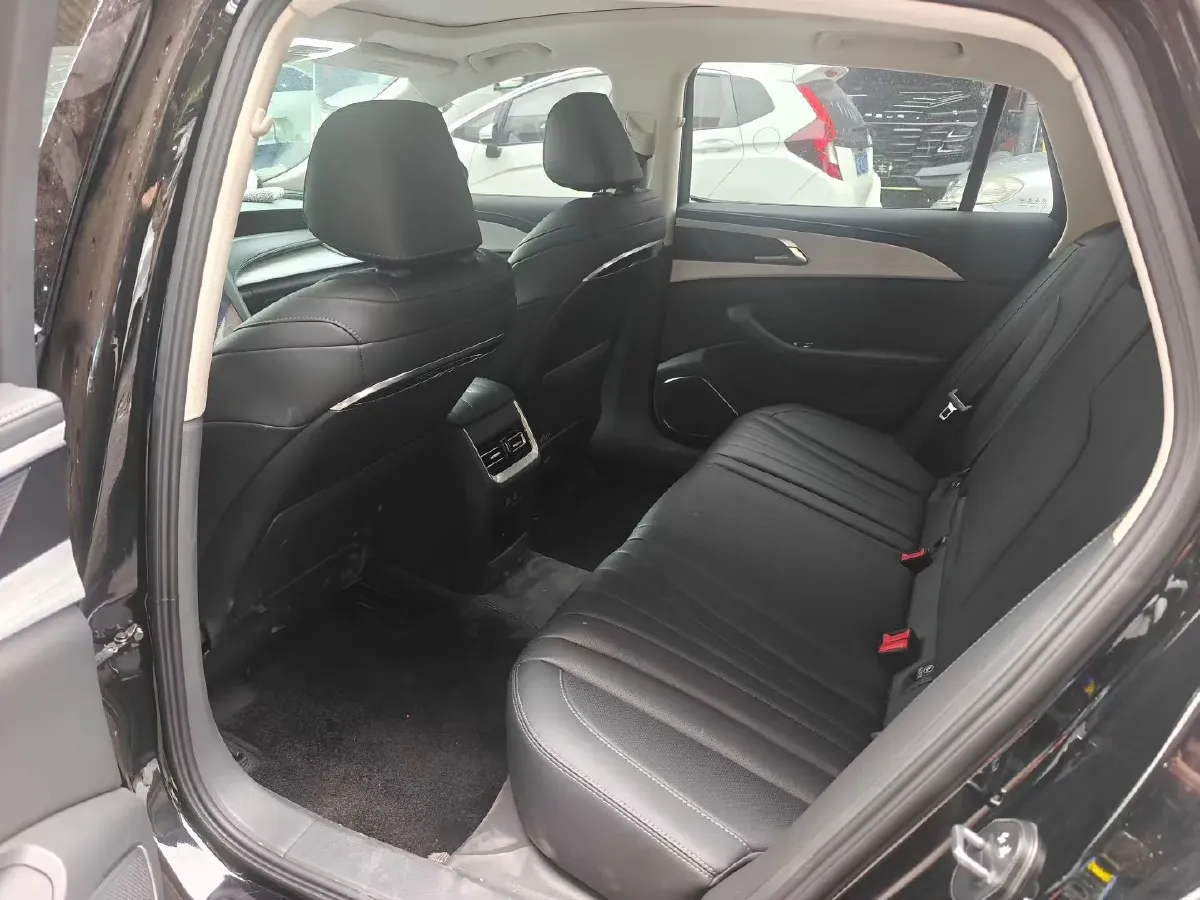 2025 HongQi H5 1.5T 169HP L4 7DCT,autocango,china used car exporter,china ev exporter,chinese used car exporter,chinese used ev exporter