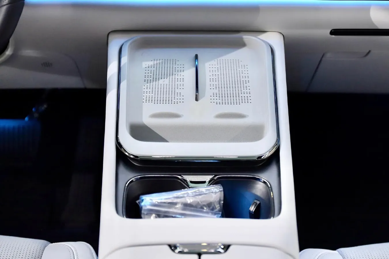 2024 Voyah ZhiYin BEV 79KWH,autocango,china used car exporter,china ev exporter,chinese used car exporter,chinese used ev exporter