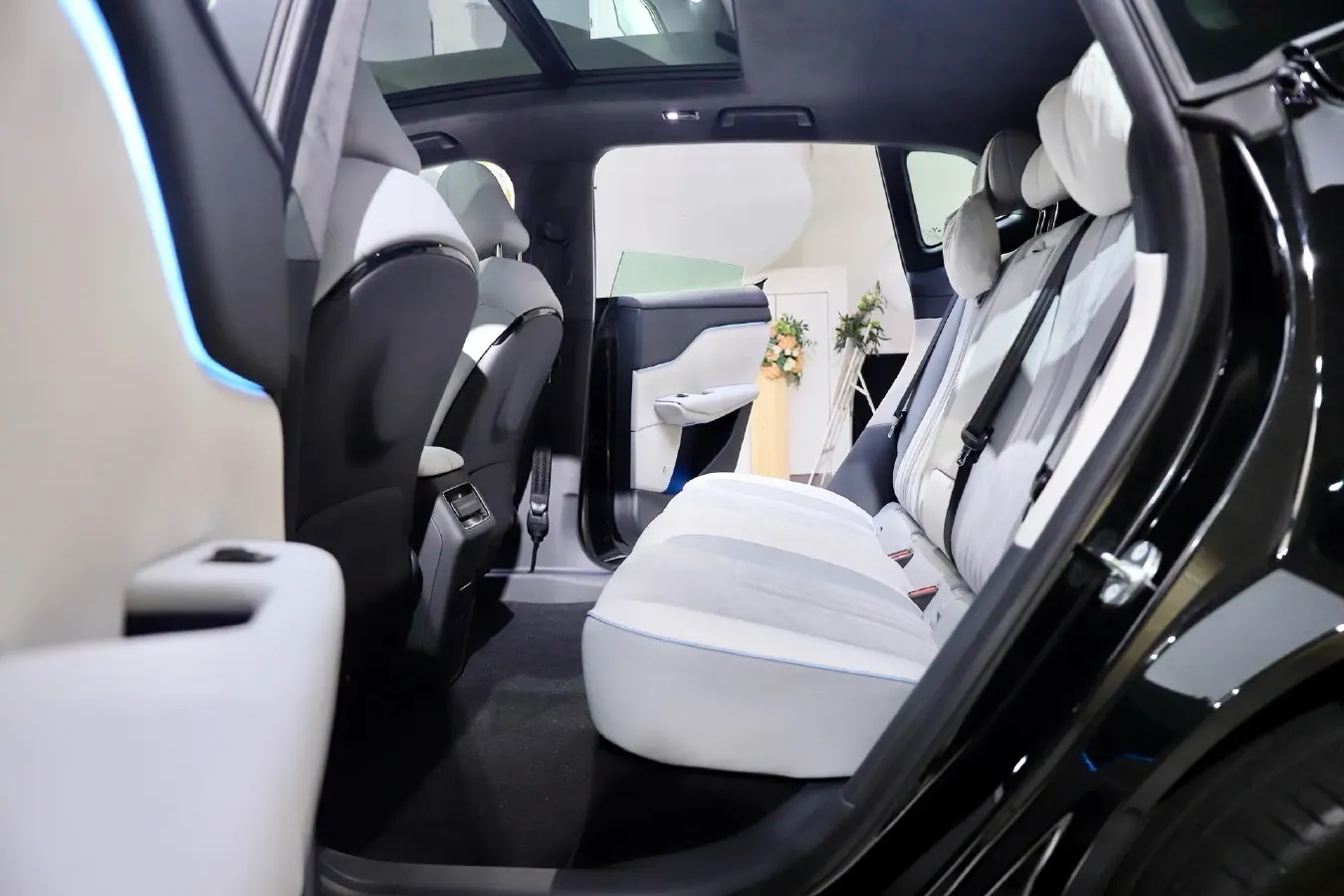 2024 Voyah ZhiYin BEV 79KWH,autocango,china used car exporter,china ev exporter,chinese used car exporter,chinese used ev exporter