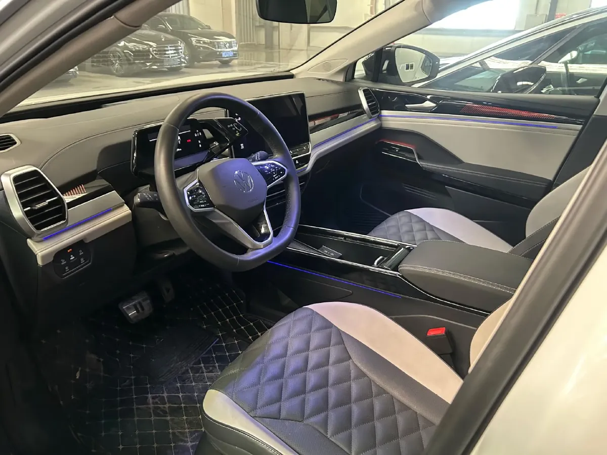 2022 Volkswagen ID.6 Crozz BEV 84.8KWH,autocango,china used car exporter,china ev exporter,chinese used car exporter,chinese used ev exporter