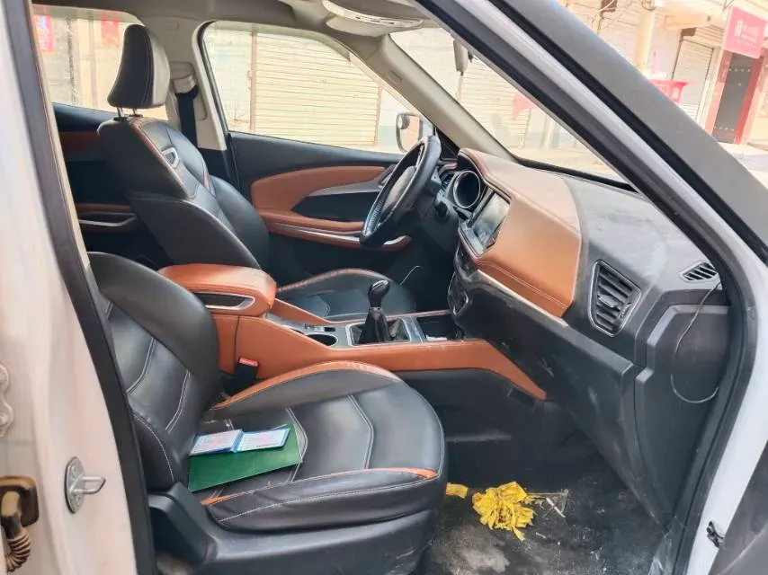 2017 Zotye T300 1.5L 112HP L4 5MT,autocango,china used car exporter,china ev exporter,chinese used car exporter,chinese used ev exporter