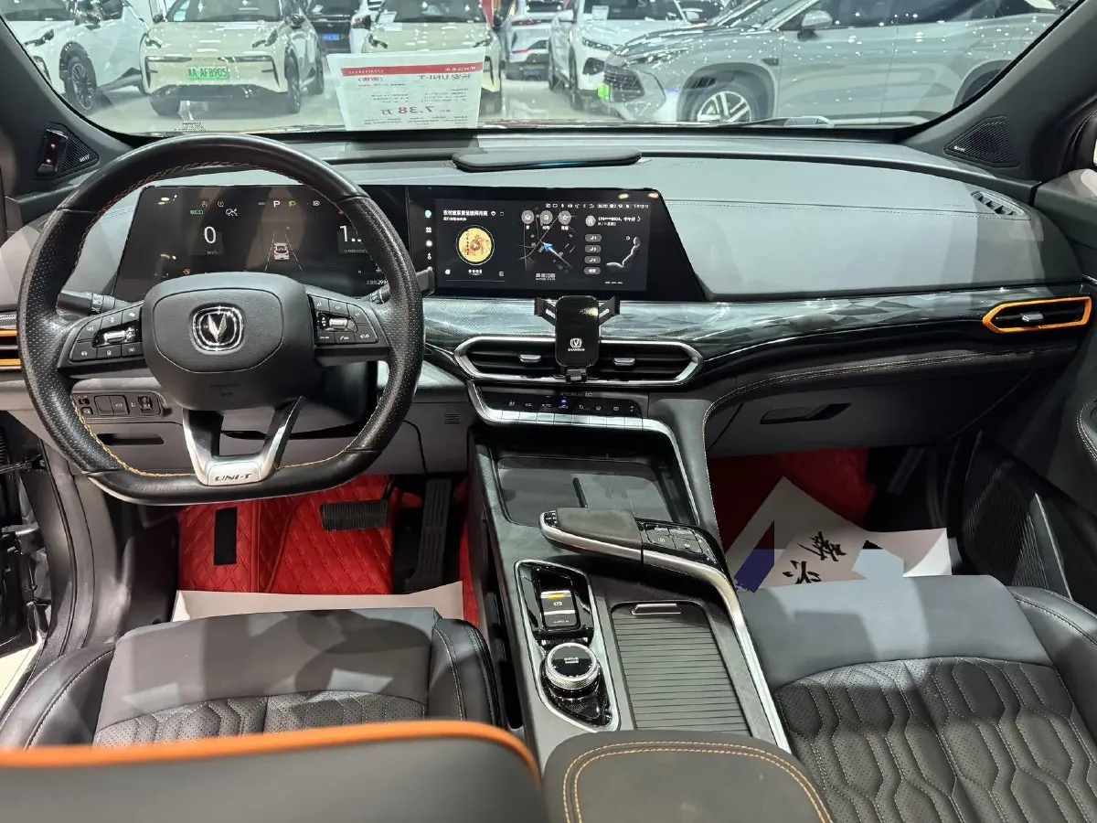 2022 ChangAn UNI-T 1.5T 188HP L4 7DCT,autocango,china used car exporter,china ev exporter,chinese used car exporter,chinese used ev exporter