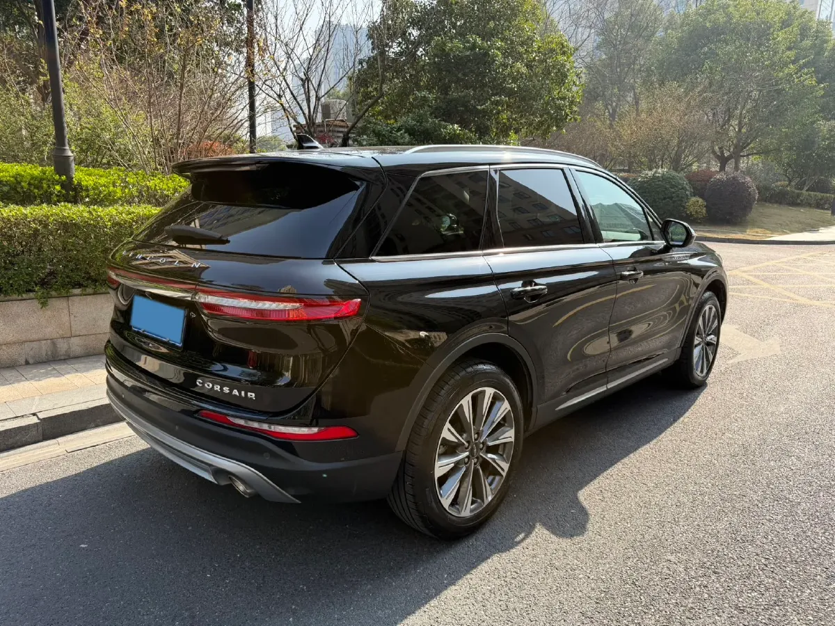 2022 Lincoln Corsair 2.0T 245HP L4 8AT,autocango,china used car exporter,china ev exporter,chinese used car exporter,chinese used ev exporter