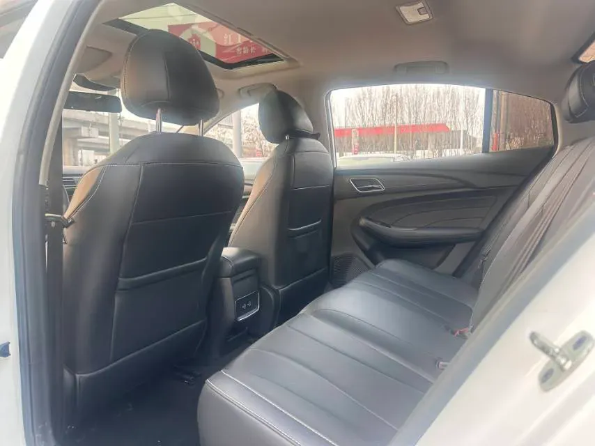 2021 Roewe i5 1.5L 120HP L4 5MT,autocango,china used car exporter,china ev exporter,chinese used car exporter,chinese used ev exporter
