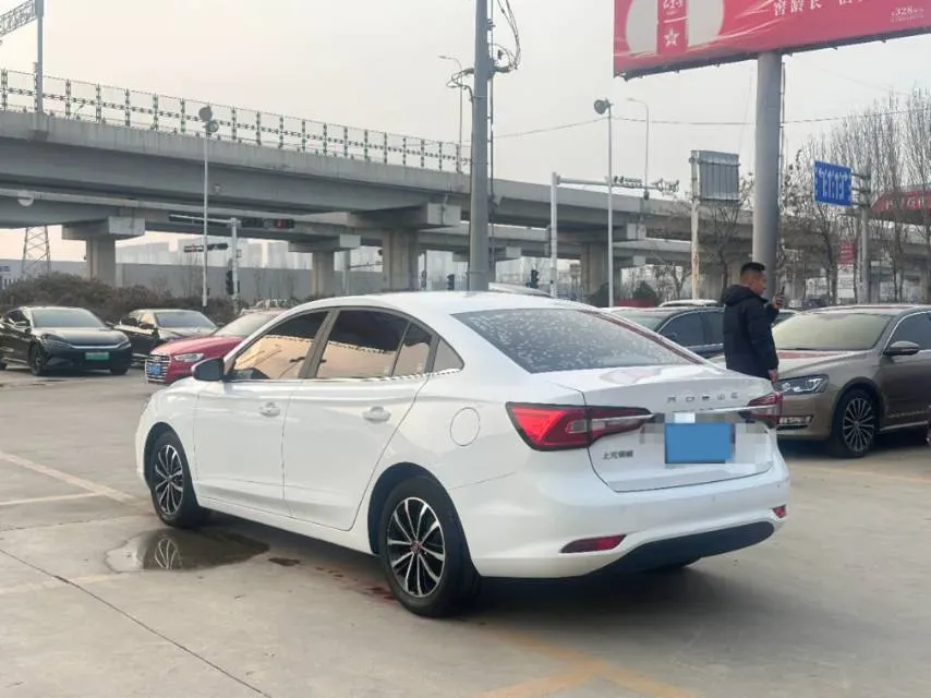 2021 Roewe i5 1.5L 120HP L4 5MT,autocango,china used car exporter,china ev exporter,chinese used car exporter,chinese used ev exporter
