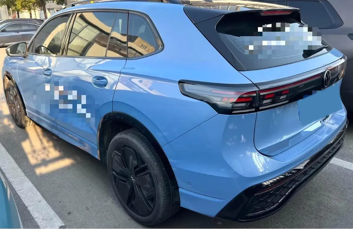 2024 Volkswagen Tiguan L 2.0T 220HP L4 7DCT,autocango,china used car exporter,china ev exporter,chinese used car exporter,chinese used ev exporter