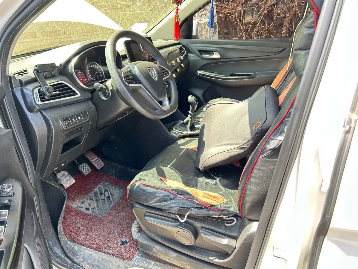 2019 WuLing HongGuang 1.5L 99HP L4 6MT,autocango,china used car exporter,china ev exporter,chinese used car exporter,chinese used ev exporter