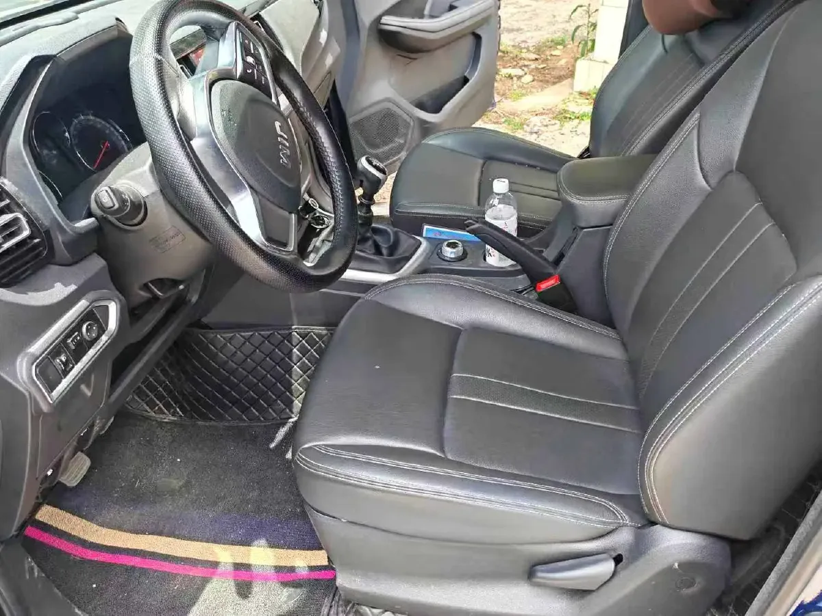 2023 Isuzu RE-MAX Jim 2.5T 143HP L4 6MT,autocango,china used car exporter,china ev exporter,chinese used car exporter,chinese used ev exporter