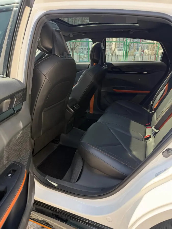 2022 ChangAn UNI-V 1.5T 188HP L4 7DCT,autocango,china used car exporter,china ev exporter,chinese used car exporter,chinese used ev exporter