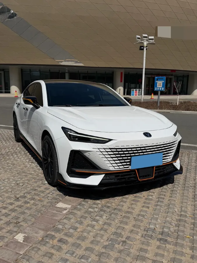 2022 ChangAn UNI-V 1.5T 188HP L4 7DCT,autocango,china used car exporter,china ev exporter,chinese used car exporter,chinese used ev exporter