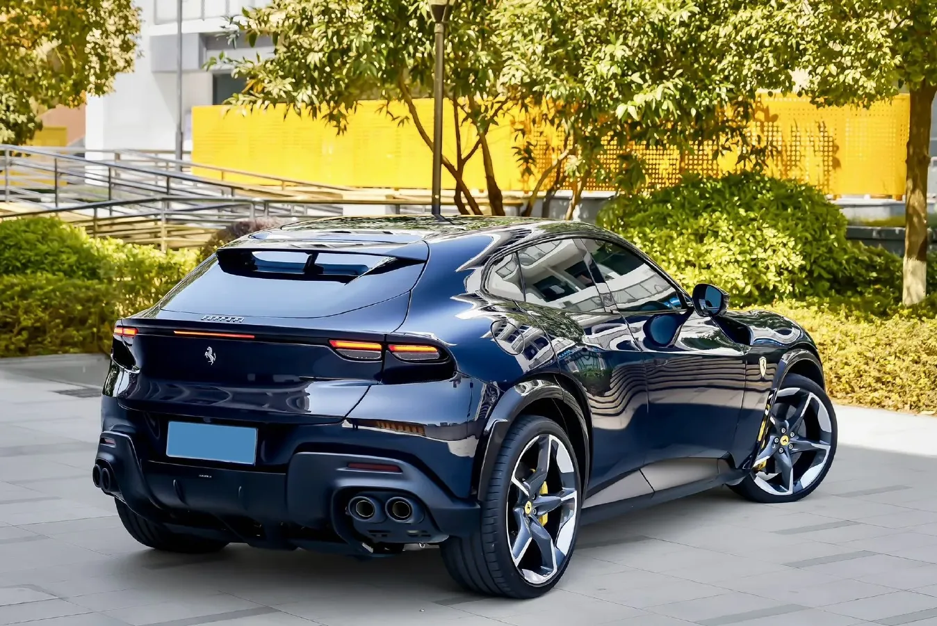 2023 Ferrari Purosangue 6.5L 725HP V12 8DCT,autocango,china used car exporter,china ev exporter,chinese used car exporter,chinese used ev exporter