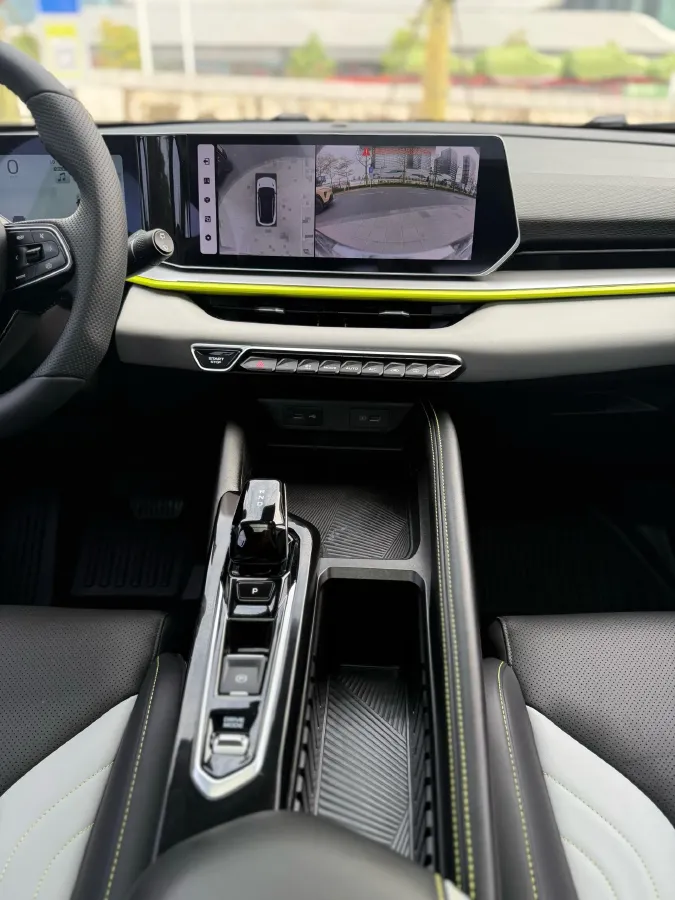 2022 Geely Coolray 1.5T 181HP L4 7DCT,autocango,china used car exporter,china ev exporter,chinese used car exporter,chinese used ev exporter