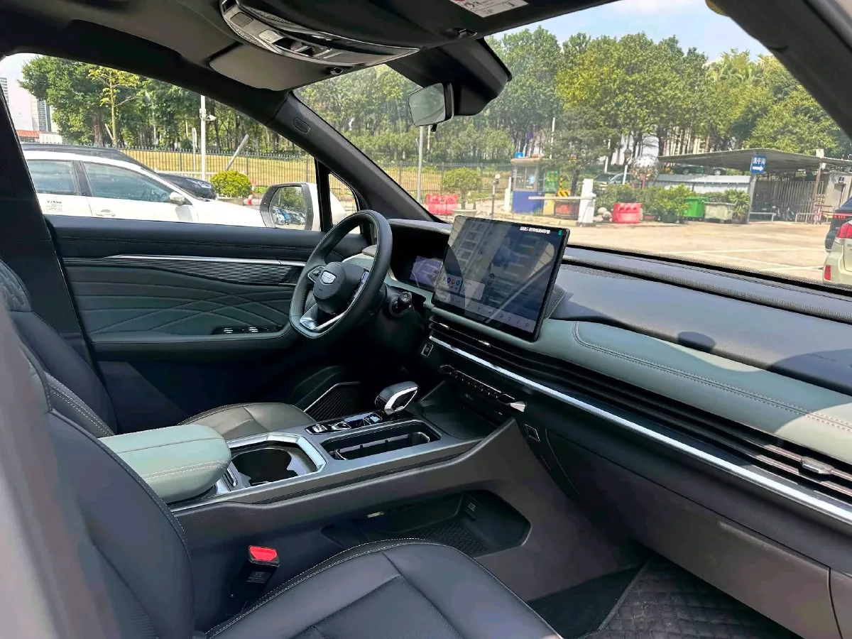 2024 Geely Okavango L 2.0T 218HP L4 7DCT,autocango,china used car exporter,china ev exporter,chinese used car exporter,chinese used ev exporter