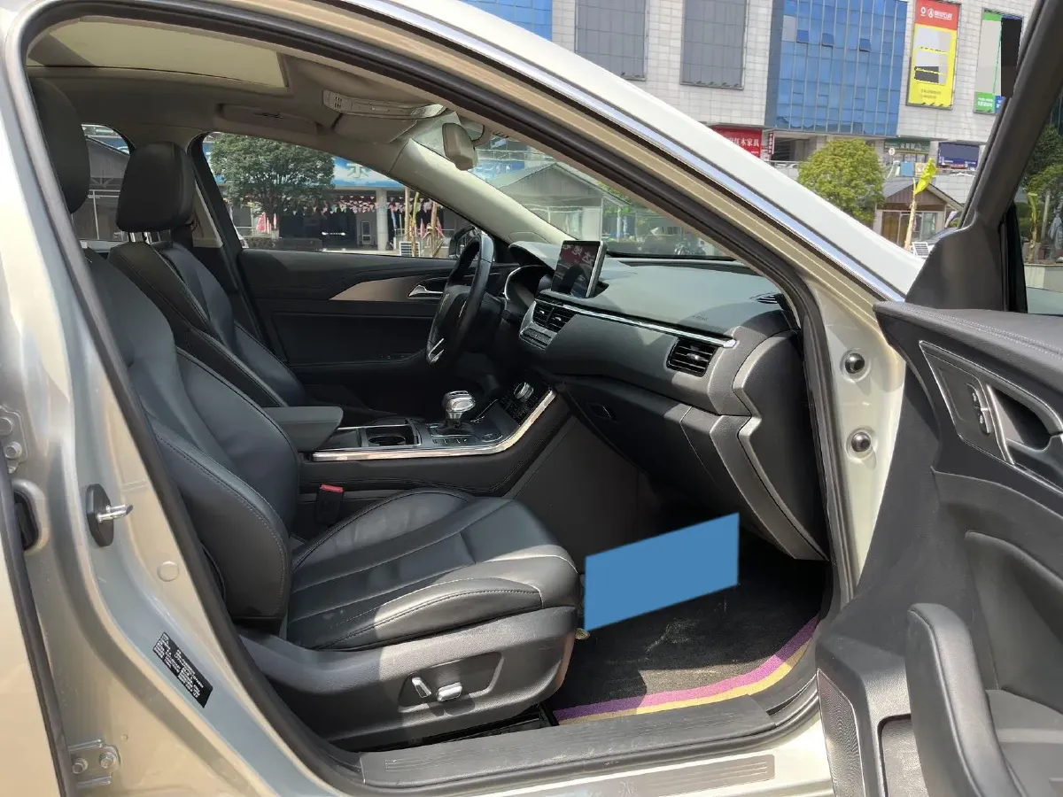 2020 HongQi H5 1.8T 197HP L4 6AT,autocango,china used car exporter,china ev exporter,chinese used car exporter,chinese used ev exporter