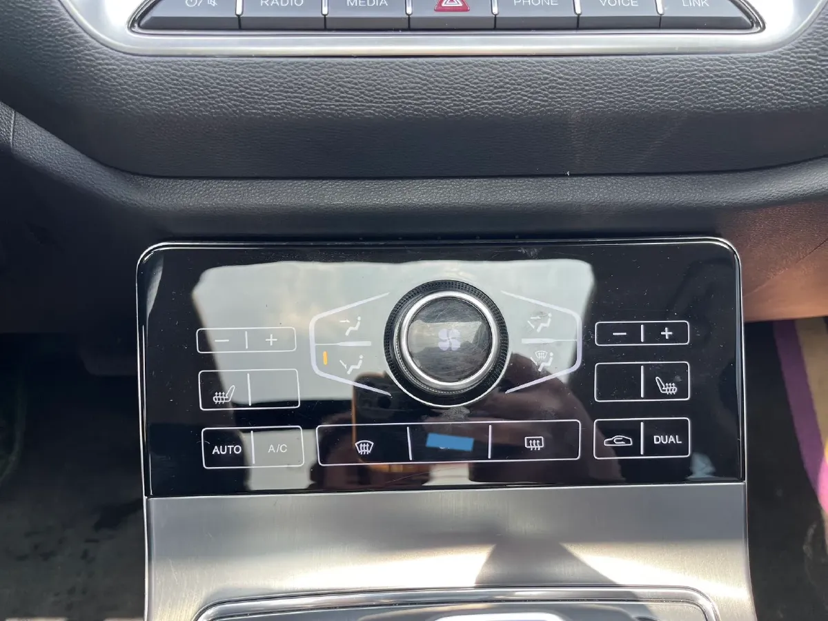 2020 HongQi H5 1.8T 197HP L4 6AT,autocango,china used car exporter,china ev exporter,chinese used car exporter,chinese used ev exporter