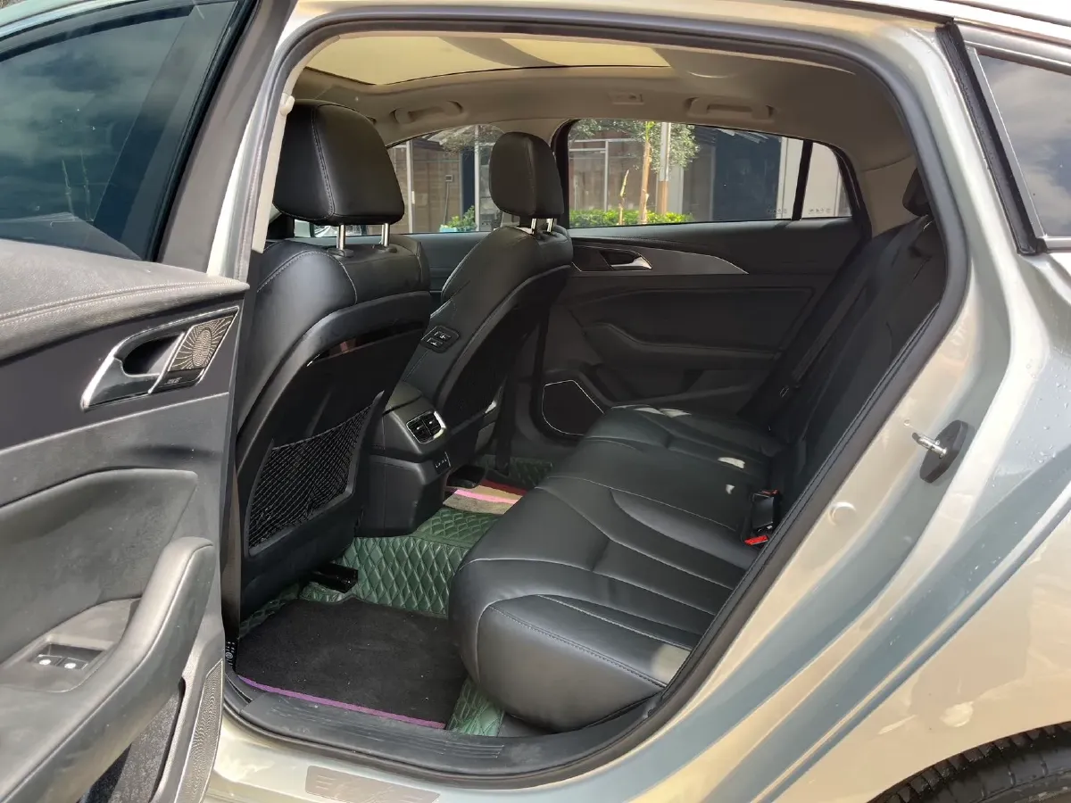 2020 HongQi H5 1.8T 197HP L4 6AT,autocango,china used car exporter,china ev exporter,chinese used car exporter,chinese used ev exporter