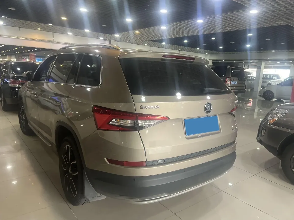 2018 Skoda Kodiak 2.0T 186HP L4 7DCT,autocango,china used car exporter,china ev exporter,chinese used car exporter,chinese used ev exporter