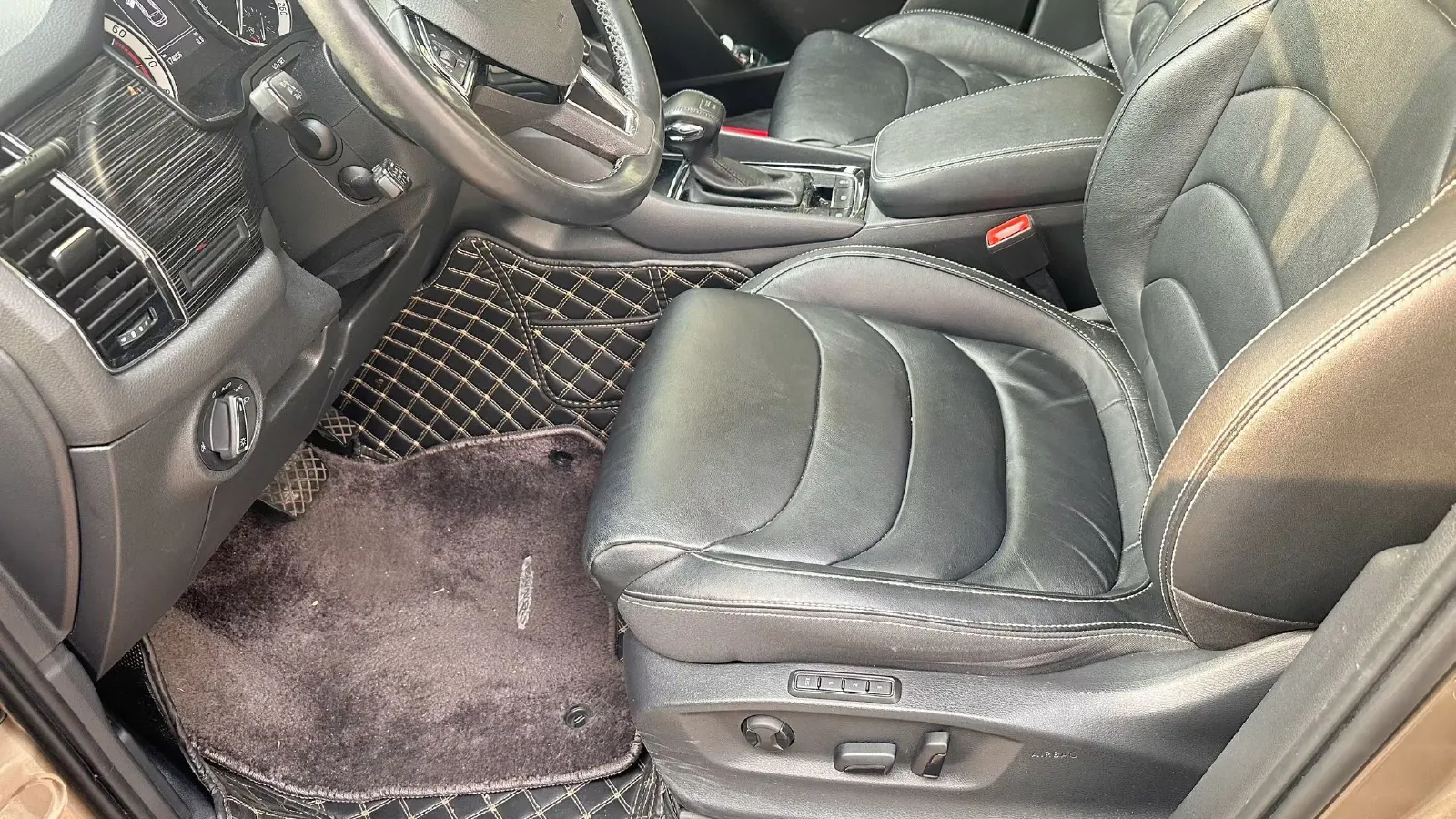 2018 Skoda Kodiak 2.0T 186HP L4 7DCT,autocango,china used car exporter,china ev exporter,chinese used car exporter,chinese used ev exporter