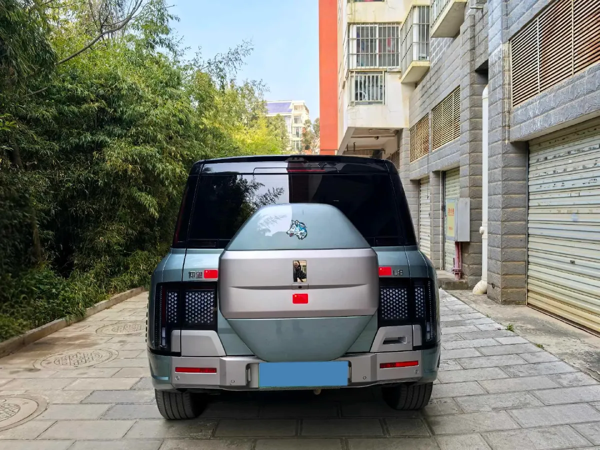 2023 YangWang U8 2.0T 272HP L4 REEV 49.05KWH,autocango,china used car exporter,china ev exporter,chinese used car exporter,chinese used ev exporter