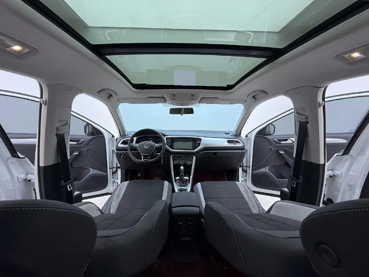 2021 Volkswagen T-Roc 1.4T 150HP L4 7DCT,autocango,china used car exporter,china ev exporter,chinese used car exporter,chinese used ev exporter