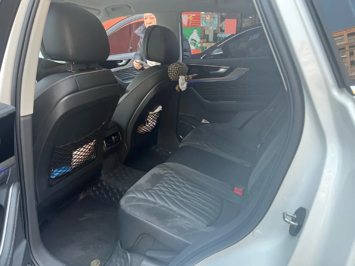 2022 HongQi HS5 2.0T 224HP L4 6AT,autocango,china used car exporter,china ev exporter,chinese used car exporter,chinese used ev exporter