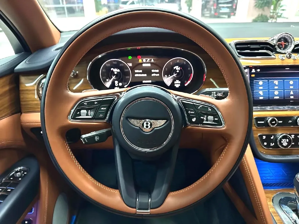 2021 Bentley Bentayga 4.0T 550HP V8 8AT,autocango,china used car exporter,china ev exporter,chinese used car exporter,chinese used ev exporter