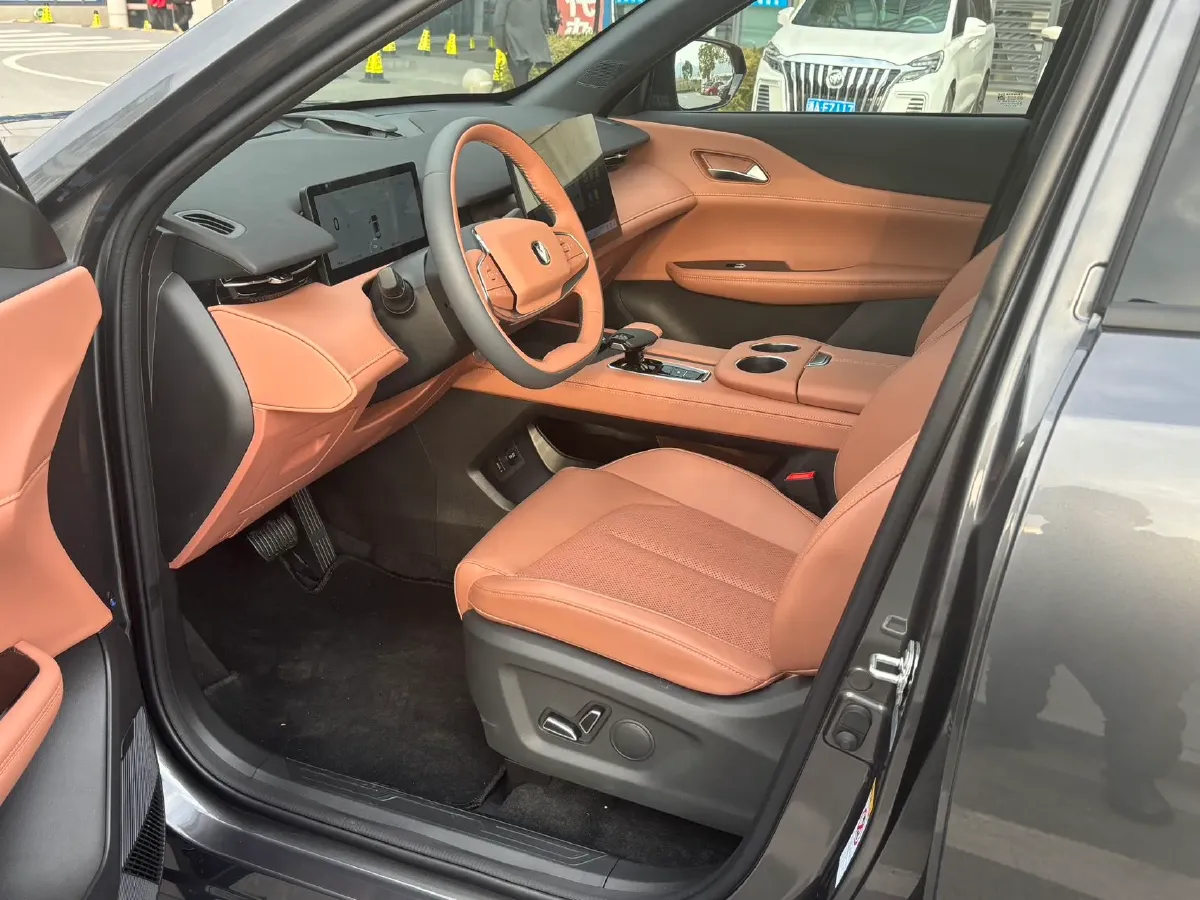 2025 ChangAn UNI-Z 1.5T 192HP L4 7DCT,autocango,china used car exporter,china ev exporter,chinese used car exporter,chinese used ev exporter