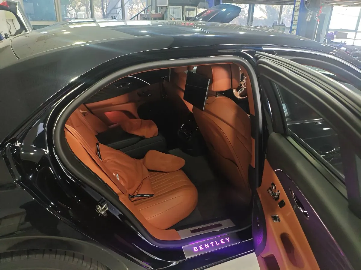 2021 Bentley Flying Spur 4.0T 550HP V8 8DCT,autocango,china used car exporter,china ev exporter,chinese used car exporter,chinese used ev exporter