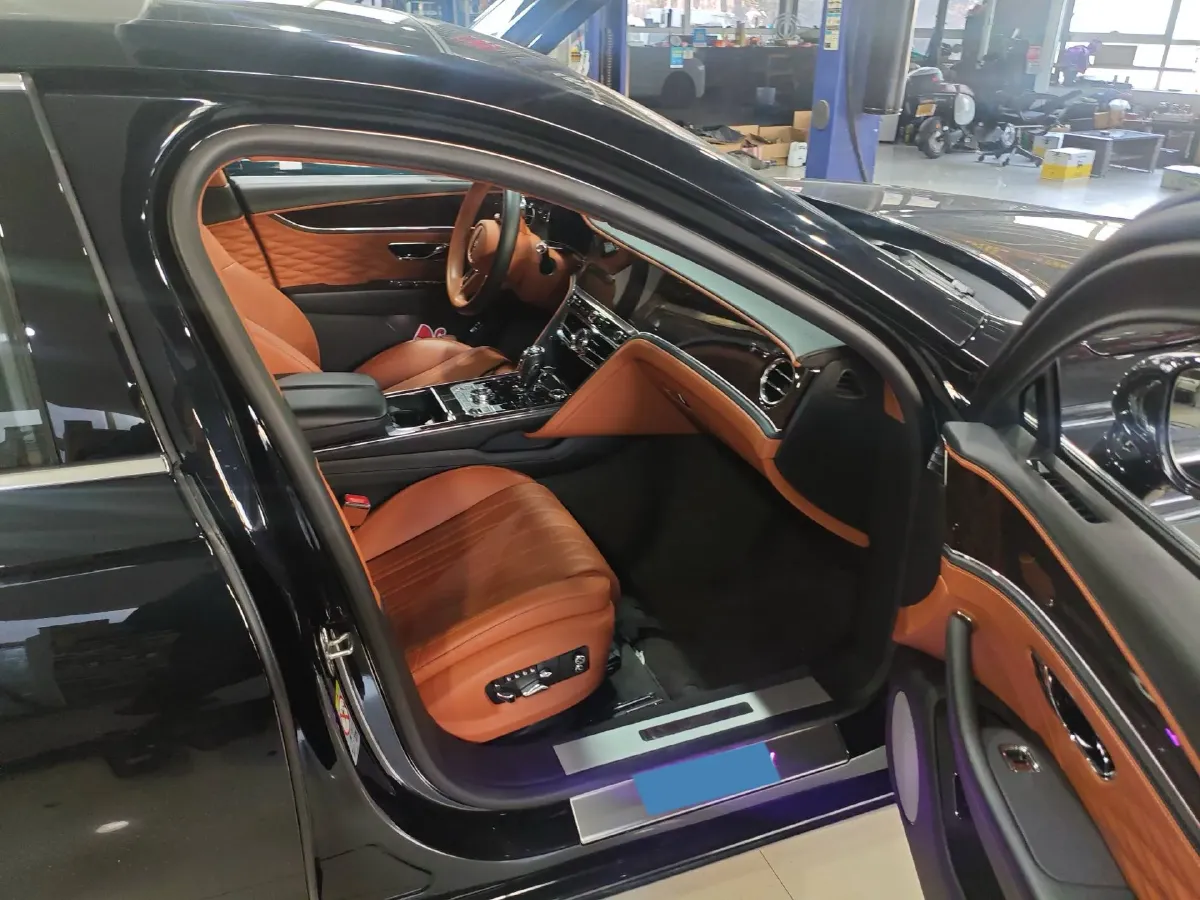 2021 Bentley Flying Spur 4.0T 550HP V8 8DCT,autocango,china used car exporter,china ev exporter,chinese used car exporter,chinese used ev exporter