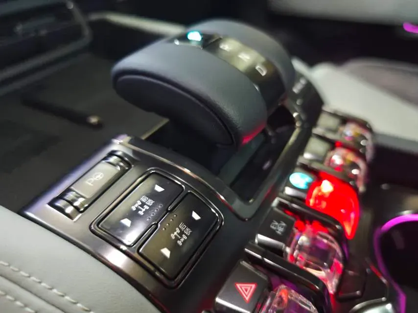 2023 FangChengBao Bao 5 1.5T 194HP L4 E-CVT PHEV 31.8KWH,autocango,china used car exporter,china ev exporter,chinese used car exporter,chinese used ev exporter