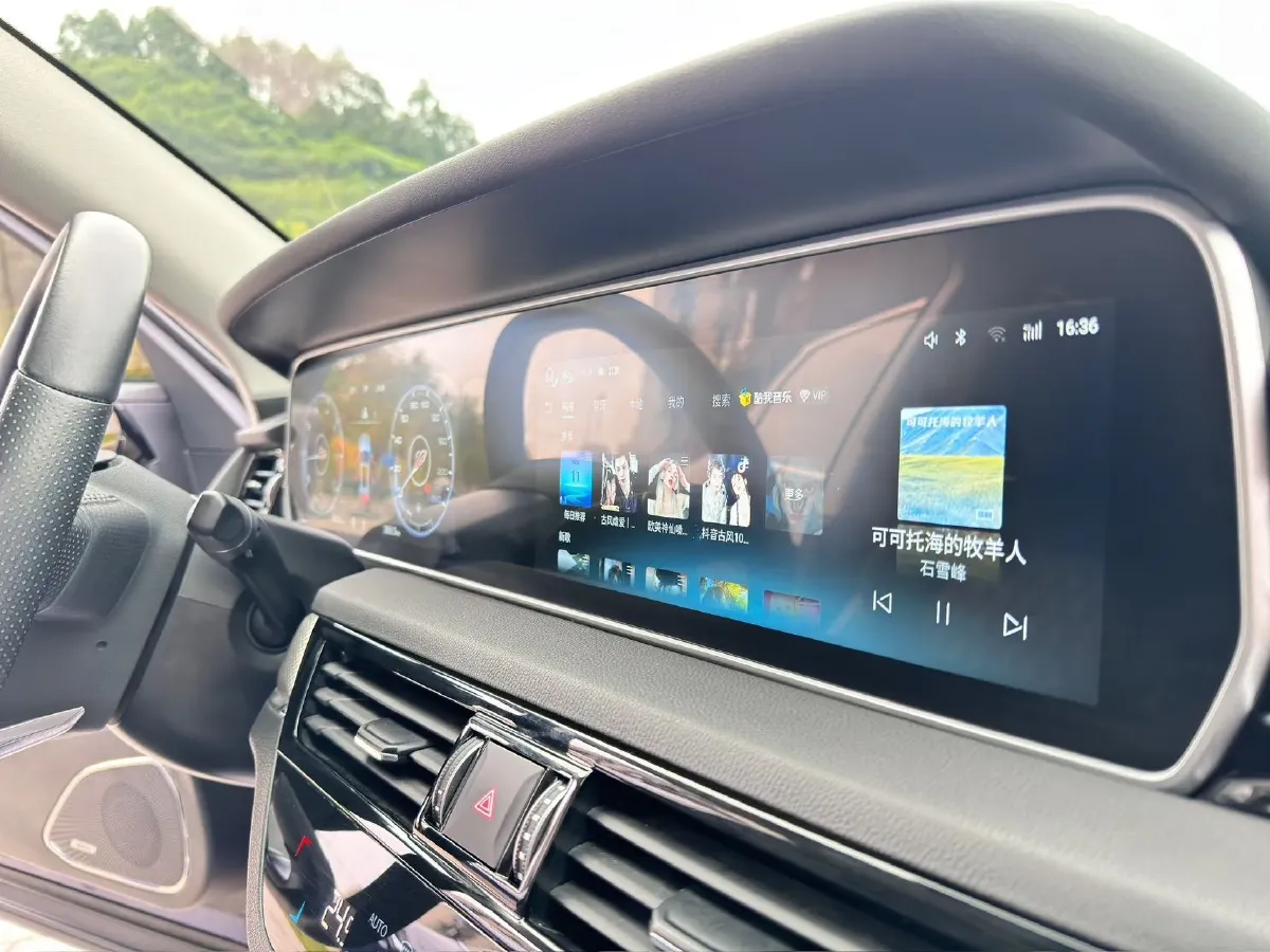 2022 HongQi HS5 2.0T 224HP L4 6AT,autocango,china used car exporter,china ev exporter,chinese used car exporter,chinese used ev exporter