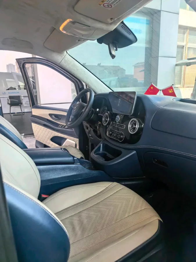 2021 Mercedes-Benz Vito 2.0T 211HP L4 9AT,autocango,china used car exporter,china ev exporter,chinese used car exporter,chinese used ev exporter