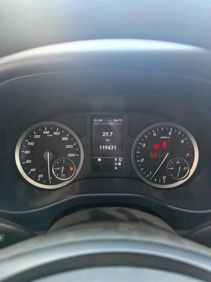 2021 Mercedes-Benz Vito 2.0T 211HP L4 9AT,autocango,china used car exporter,china ev exporter,chinese used car exporter,chinese used ev exporter