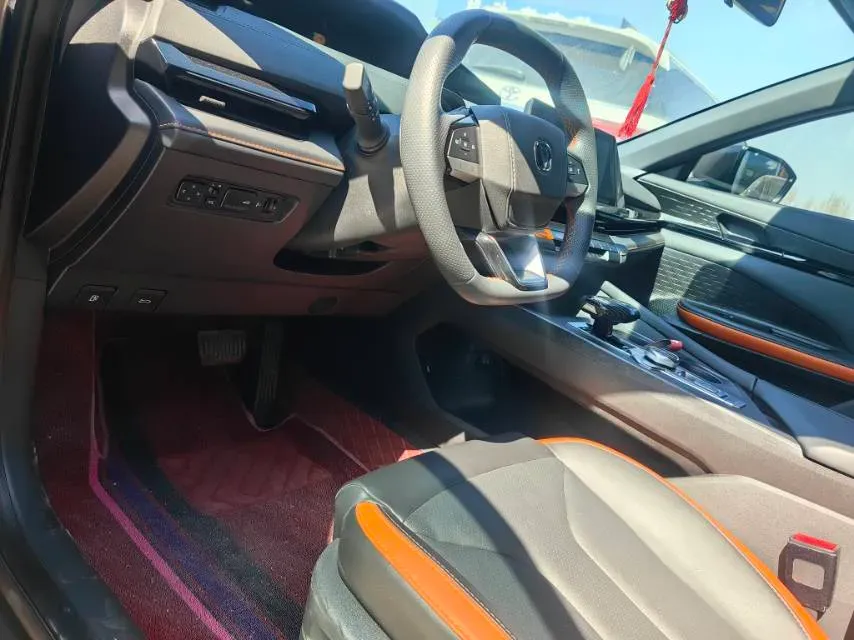 2023 ChangAn UNI-V 1.5T 188HP L4 7DCT,autocango,china used car exporter,china ev exporter,chinese used car exporter,chinese used ev exporter