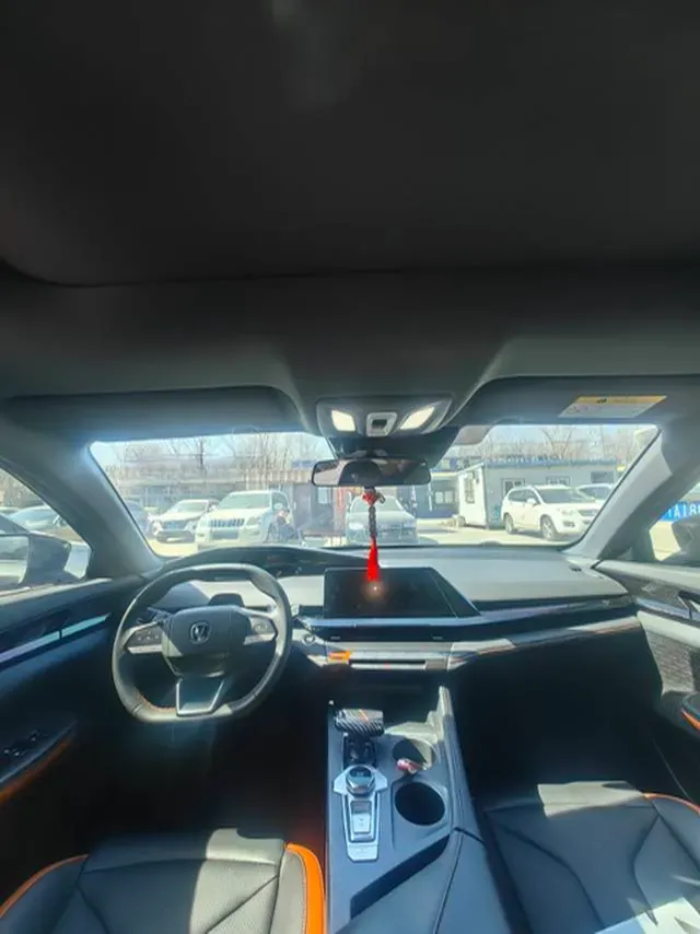 2023 ChangAn UNI-V 1.5T 188HP L4 7DCT,autocango,china used car exporter,china ev exporter,chinese used car exporter,chinese used ev exporter