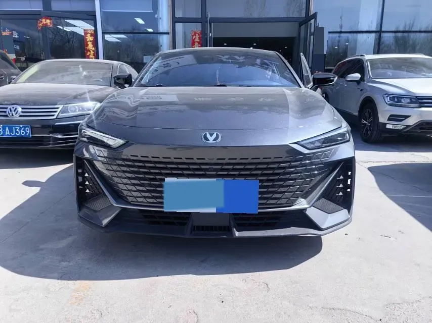 2023 ChangAn UNI-V 1.5T 188HP L4 7DCT,autocango,china used car exporter,china ev exporter,chinese used car exporter,chinese used ev exporter
