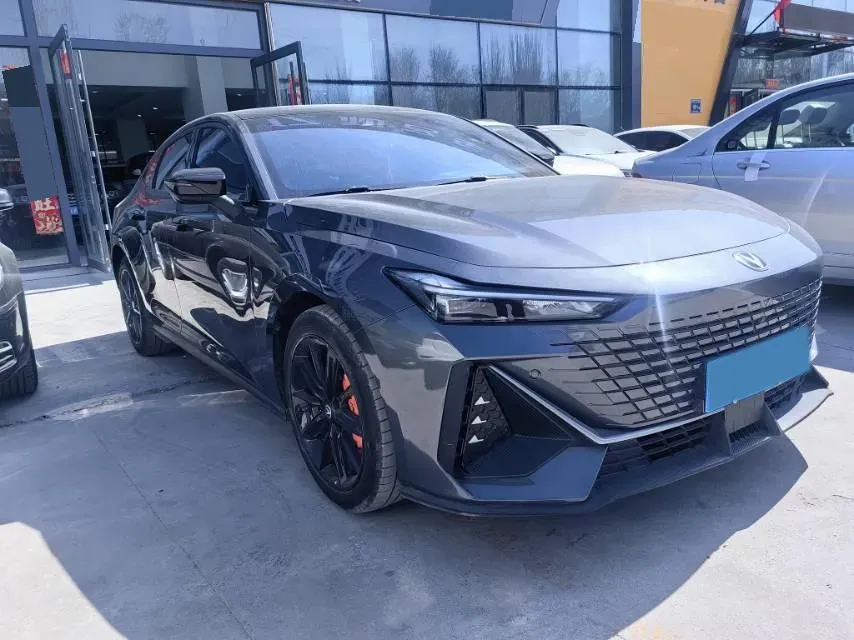 2023 ChangAn UNI-V 1.5T 188HP L4 7DCT,autocango,china used car exporter,china ev exporter,chinese used car exporter,chinese used ev exporter