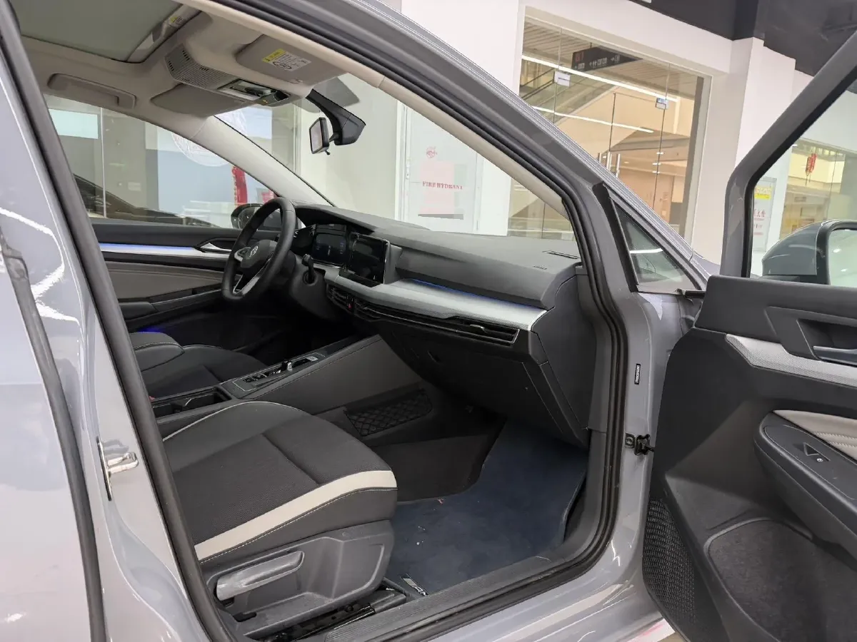 2023 Volkswagen Golf 1.4T 150HP L4 7DCT,autocango,china used car exporter,china ev exporter,chinese used car exporter,chinese used ev exporter