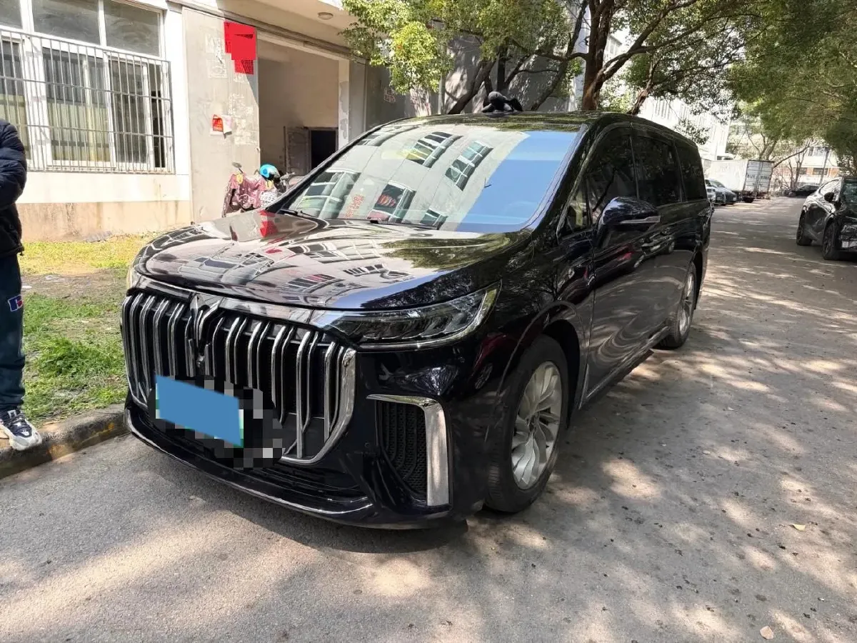 2022 Voyah Dream 1.5T 136HP L4 PHEV 25.57KWH,autocango,china used car exporter,china ev exporter,chinese used car exporter,chinese used ev exporter