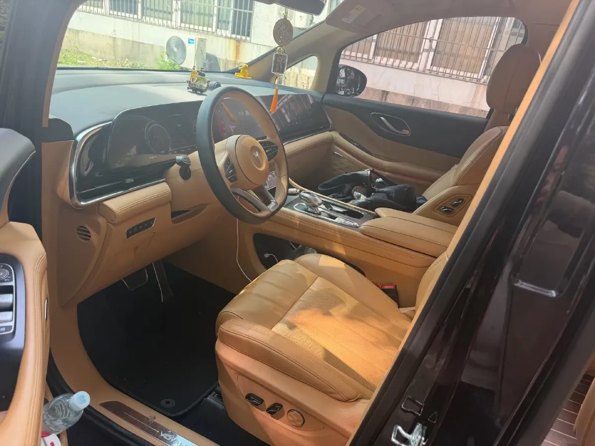 2022 Voyah Dream 1.5T 136HP L4 PHEV 25.57KWH,autocango,china used car exporter,china ev exporter,chinese used car exporter,chinese used ev exporter